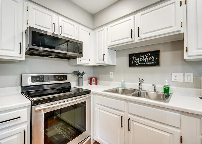Patio & Pool Access: Modern Oasis 5 Mi To Asu! Ferienhaus *
