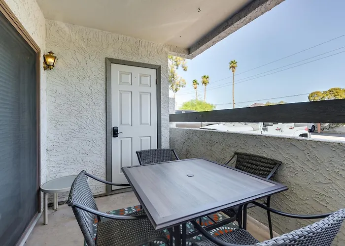 Ferienhaus Patio & Pool Access: Modern Oasis 5 Mi To Asu!